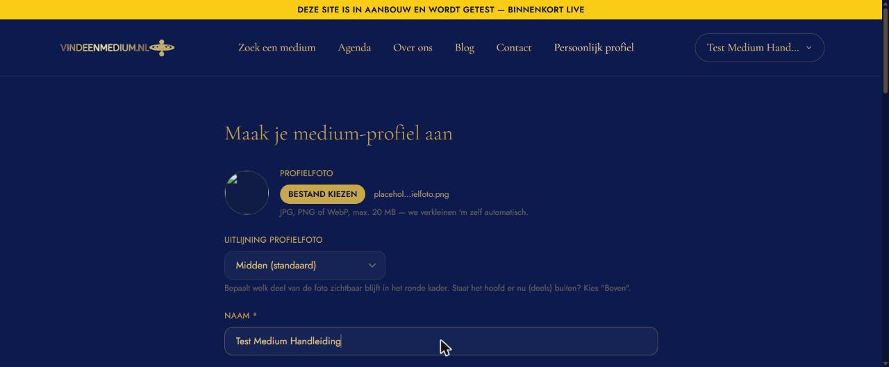 Formulier met geüploade profielfoto, uitlijning en naamveld ingevuld